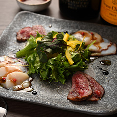 焼肉の店のイタリアンカルパッチョ